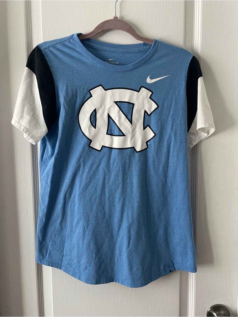 Nike Women’s Carolina Blue UNC Logo Short Sleeve Tee